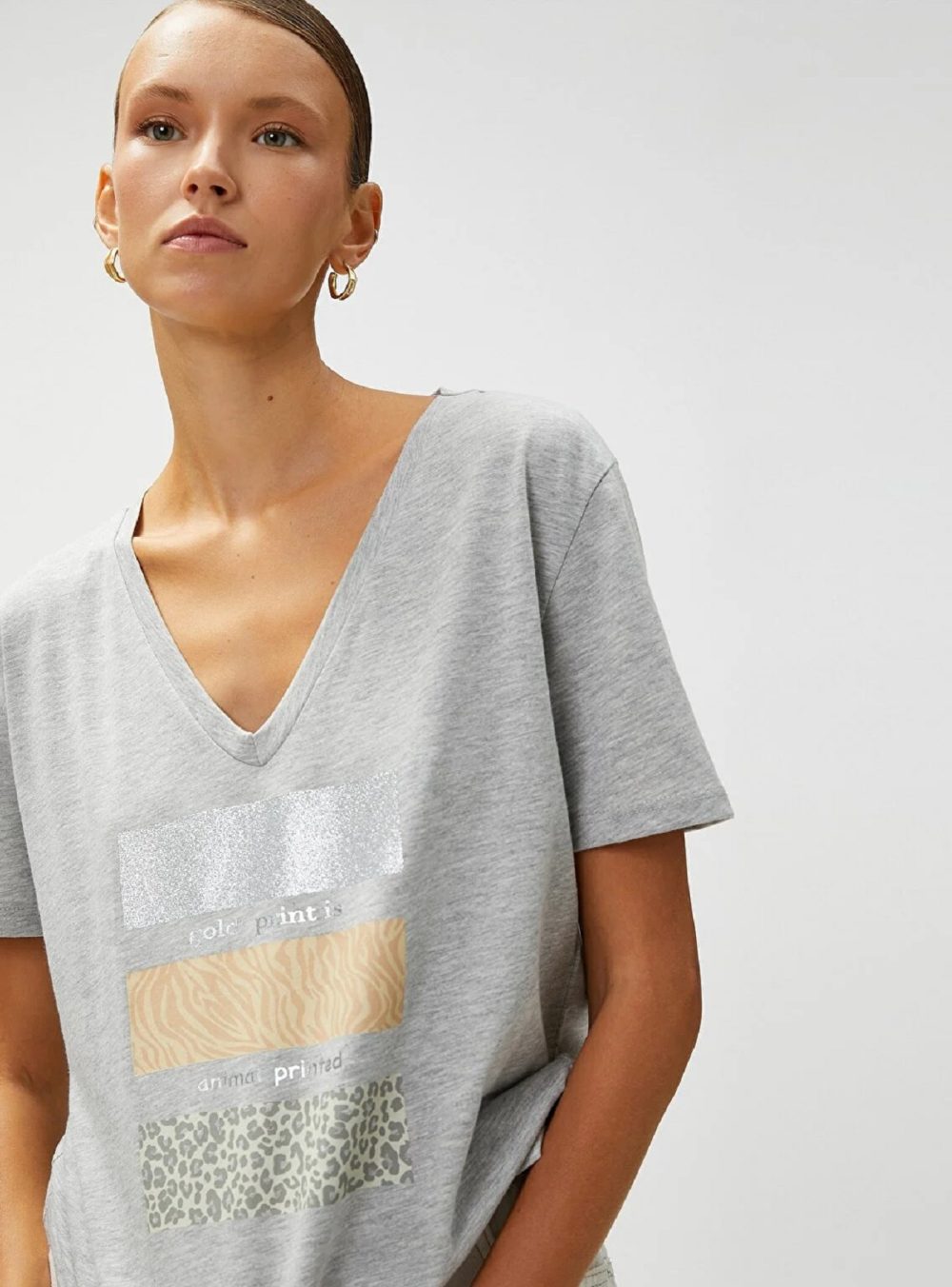 تی شرت یقه هفت با چاپ براق Koton