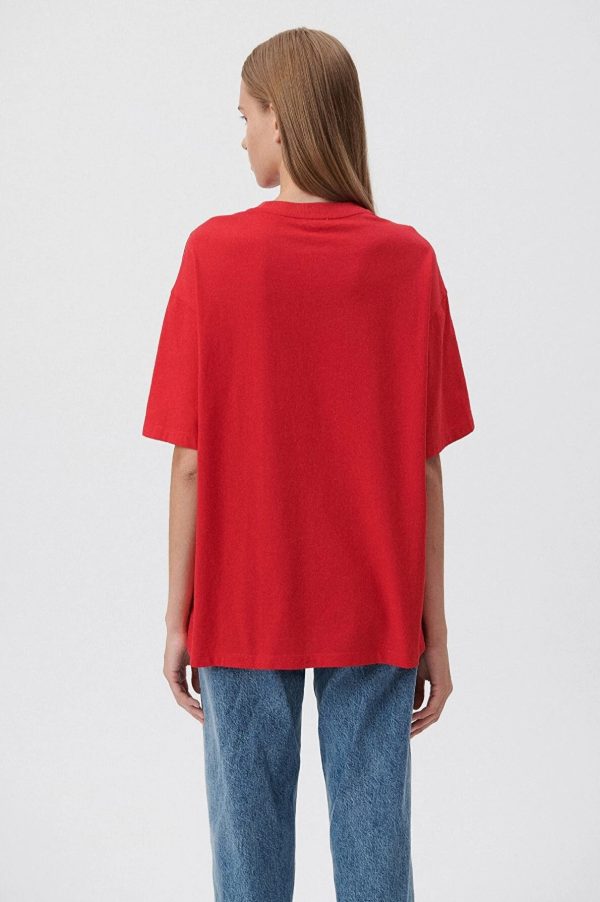 تی شرت قرمز