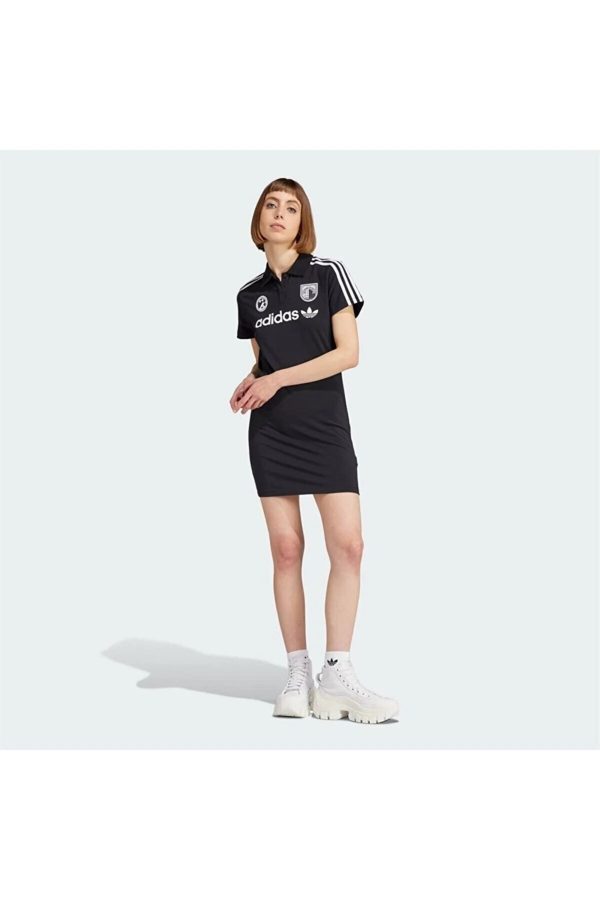 لباس فوتبال زنانه یک‌سره adidas